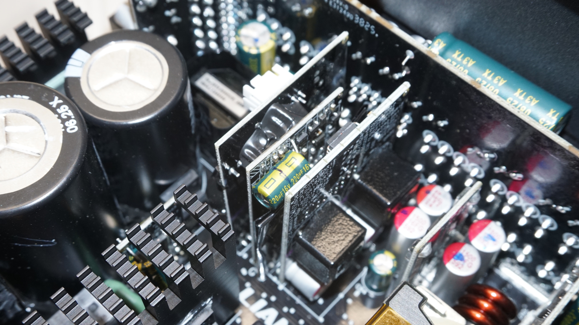 Lian Li RS1200G ATX 3.1