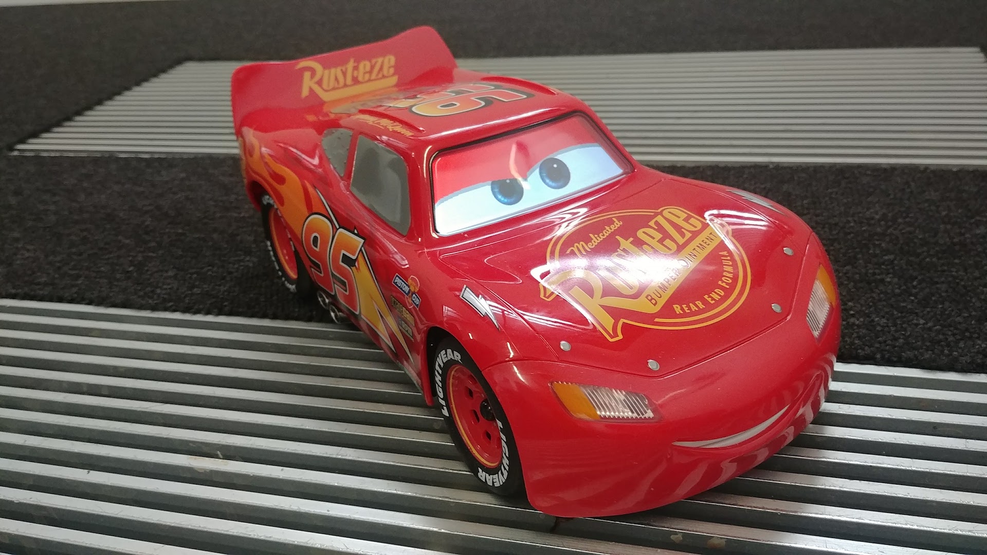 Sphero’s Cars 3 Lightning McQueen racing car is ‘the most advanced