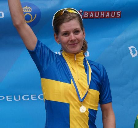 Emma Johansson reclaimed her third consecutive championships jersey