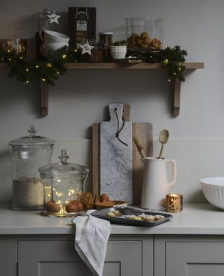 Christmas kitchen decorating ideas open shelving by Neptune