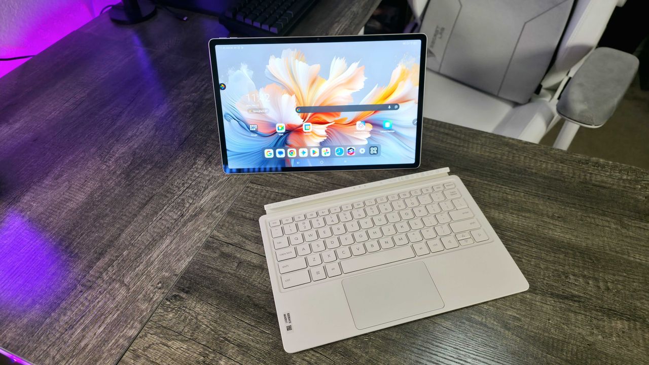 Image of the Lenovo Yoga Tab Plus (Gen 1) tablet.
