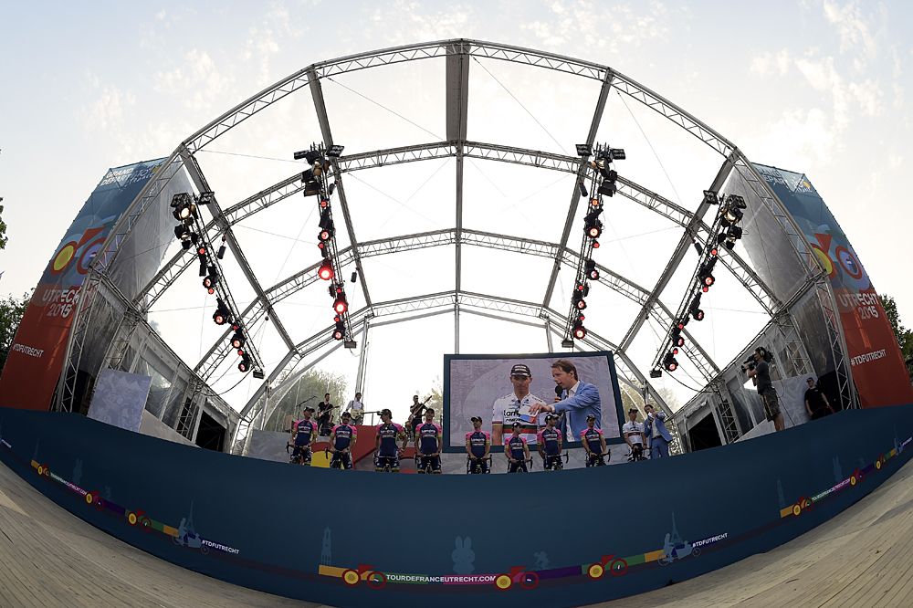 Lampre-Merida on stage at the Lepelenburg Park