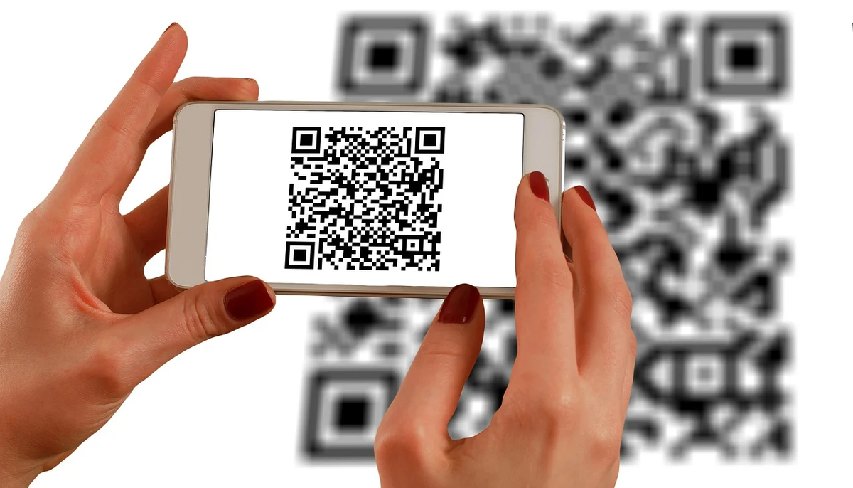 How to scan a QR code on Android and iPhone