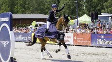 Luhm&uuml;hlen Horse Trials winners Laura Collett and London 52