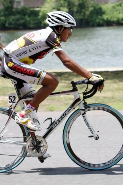 Bernardo Colex Tepoz (Amore e Vita) has a smooth ride through the park right before he takes the first