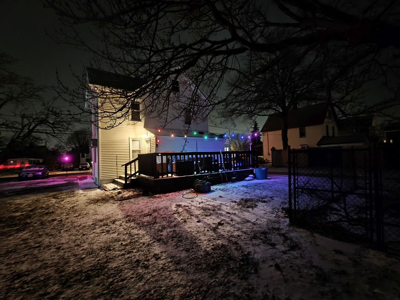 OnePlus 13 low light sample.