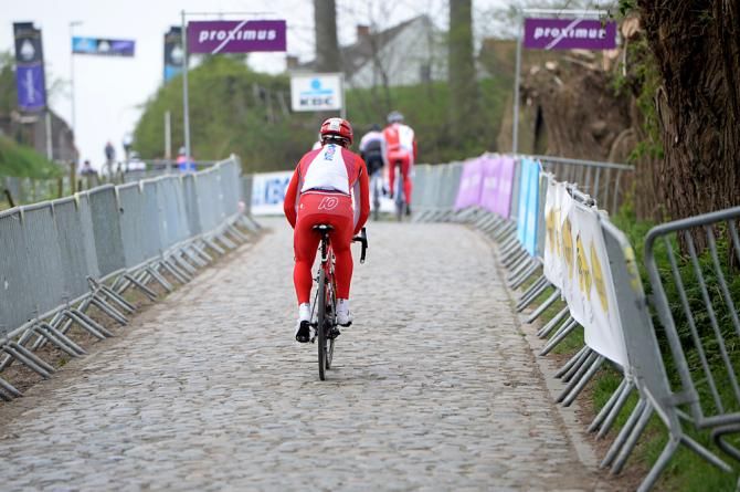 Katusha out on the Koppenberg