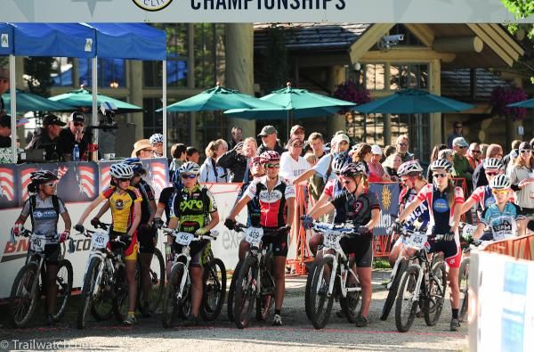 The Cat. 1 Junior 17-18 Women at the start