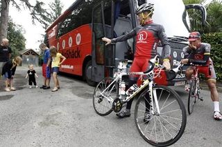 Lance Armstrong received a visit from his family at the rest day in Pau.