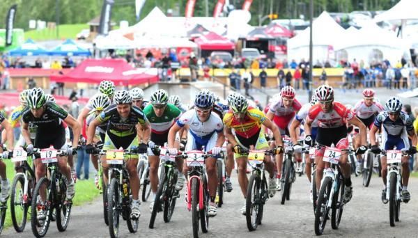 The men's cross country start at Mont-Sainte-Anne in 2009