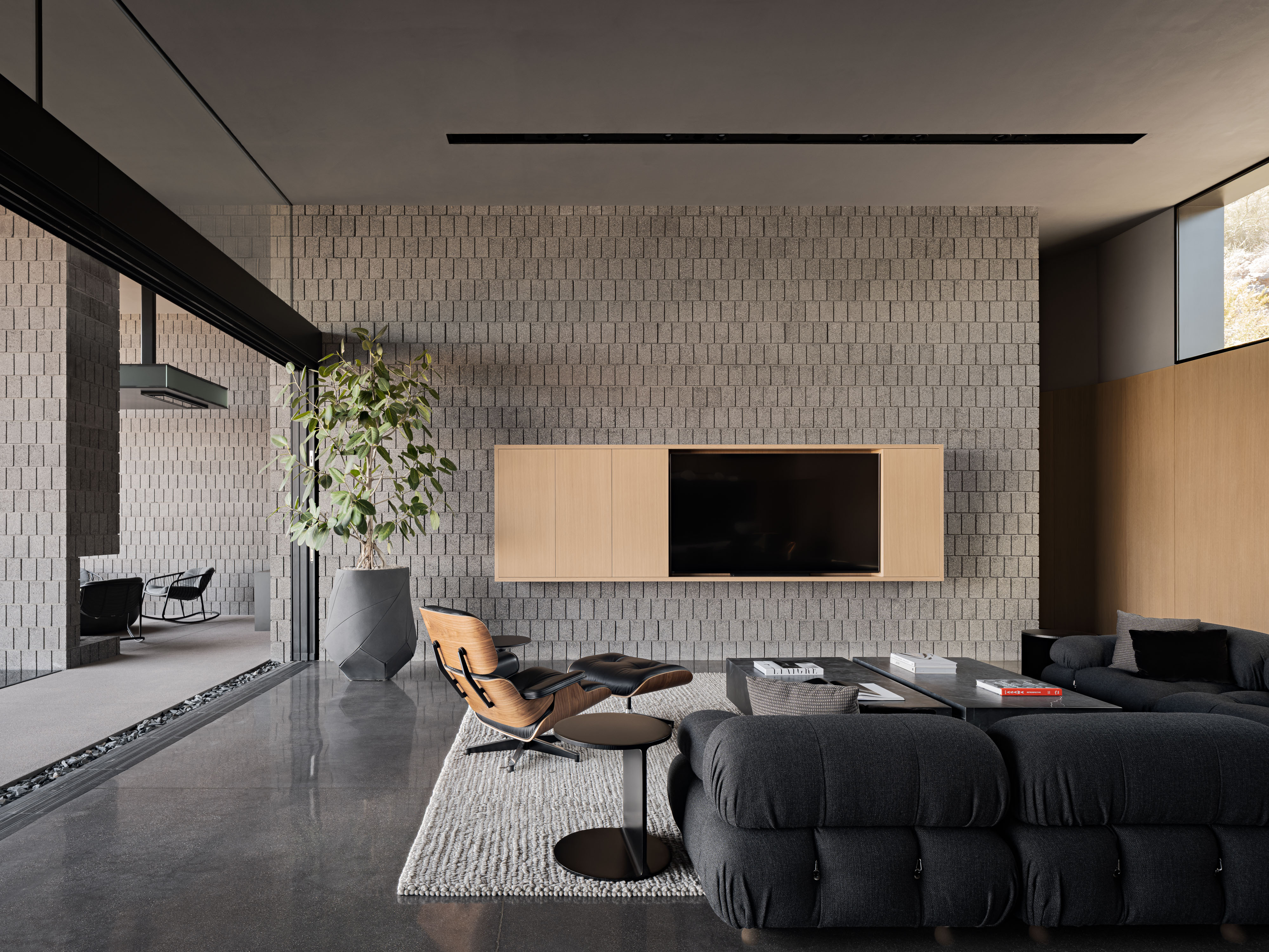 Arizona home Shifted Horizon by A-I-R, block built minimalist home, textured and monolithic looking in desert environment