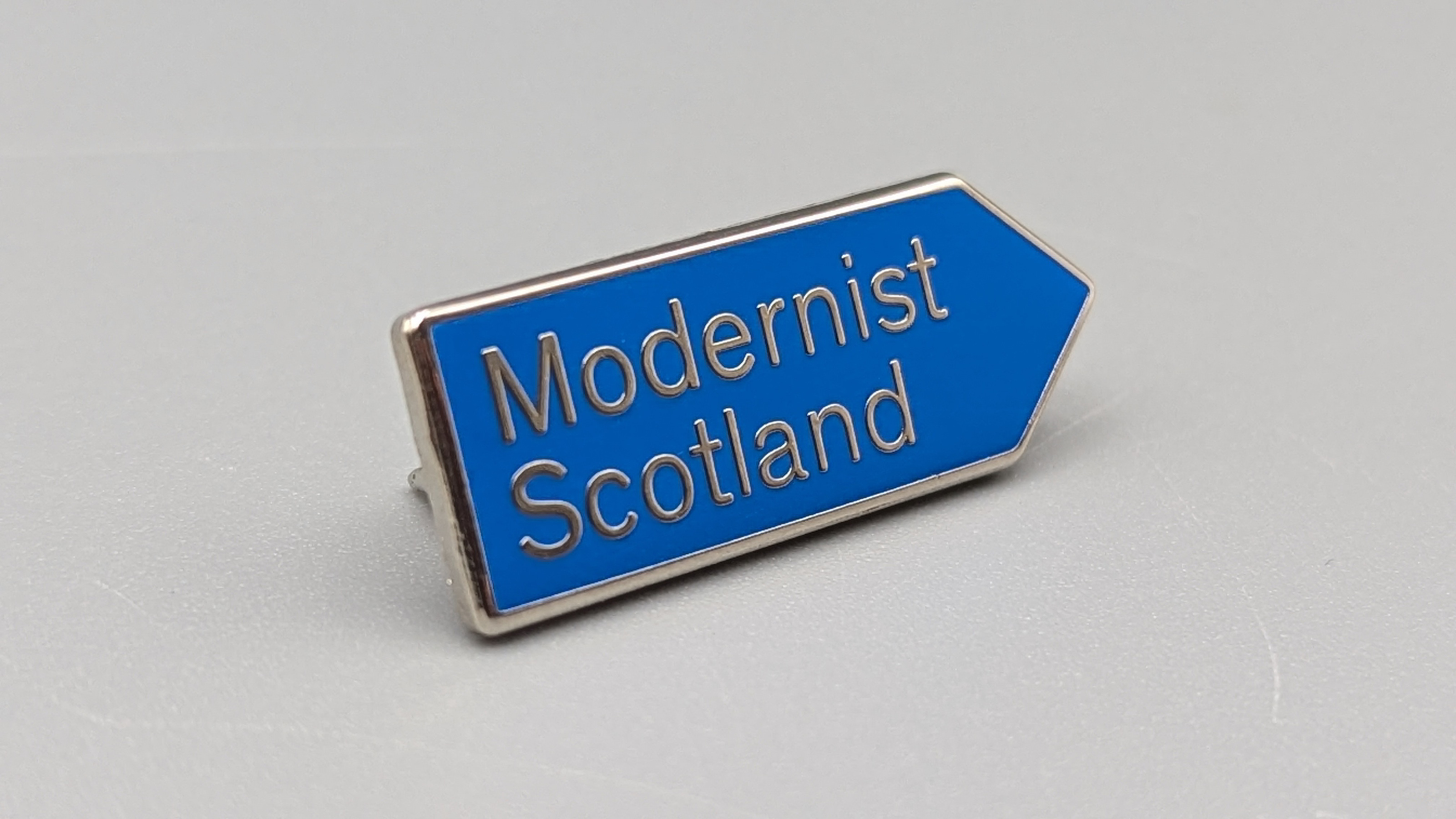 Modernist Scotland pin padge