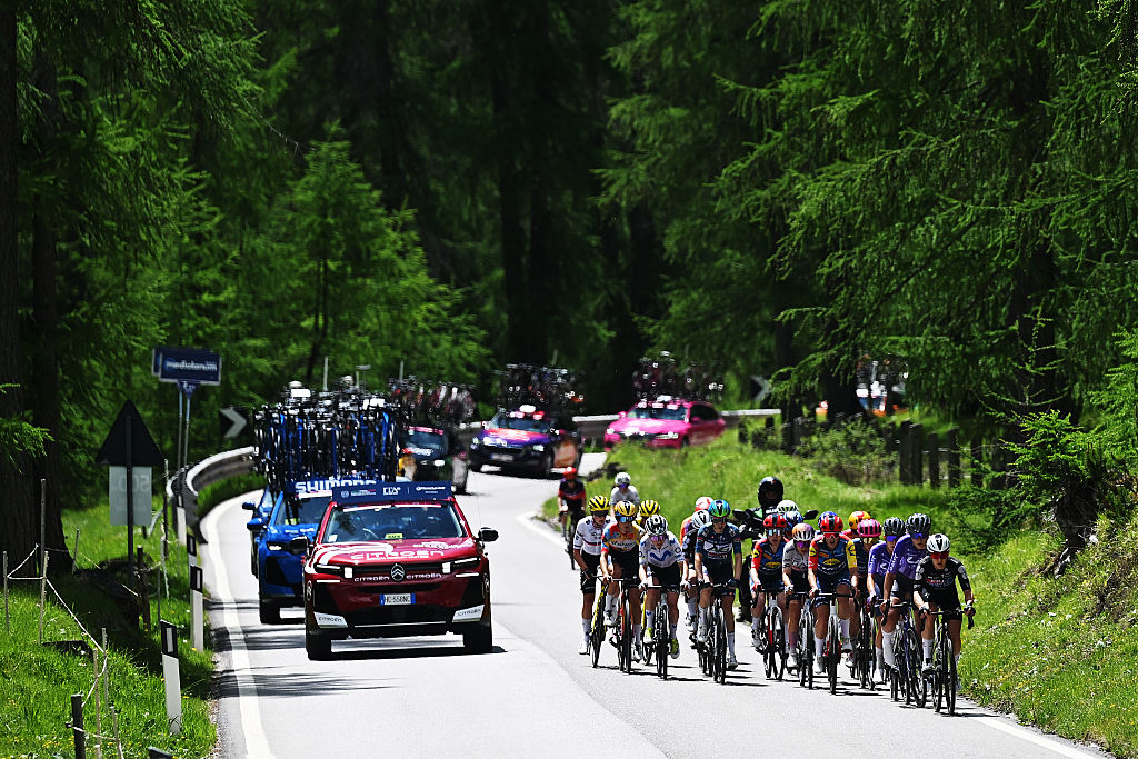 Giro d'Italia Women penalties, fines and yellow cards &ndash; Two team cars relegated to back of convoy for their driving