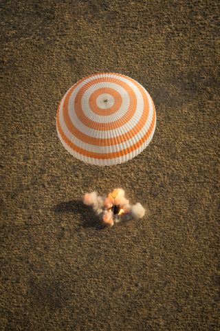 Soyuz Spacecraft with Expedition 36 Touches Down