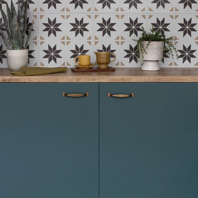 How to wrap kitchen cabinets - expert advice | Ideal Home - Wraparound Kitchen Cabinets
