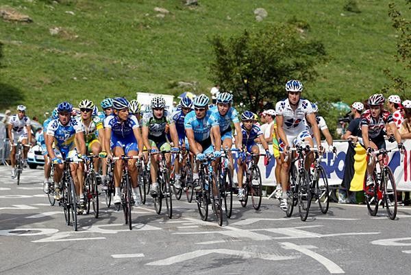 Another group makes its way to the top way at the back.
