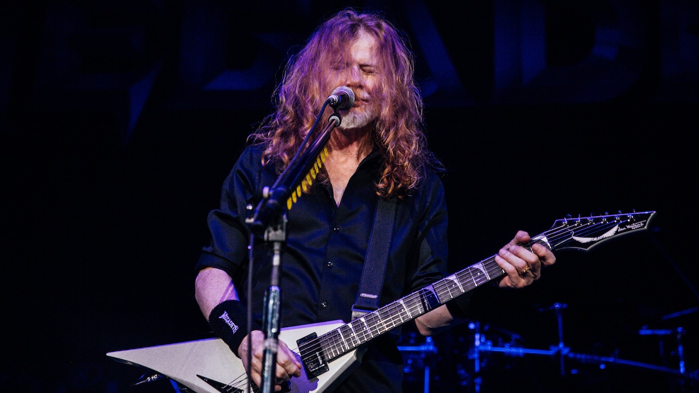 Watch Dave Mustaine give Megadeth fan an exclusive preview of new album ...