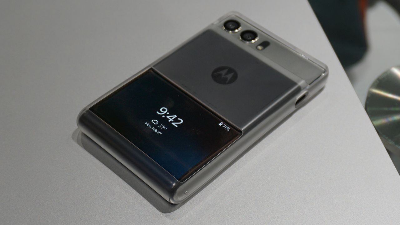 Motorola Rollable Concept back clock