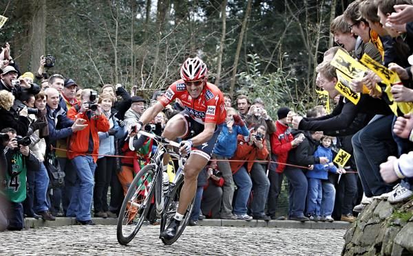 Fabian Cancellara powers out of the turn on the Kapelmuur.