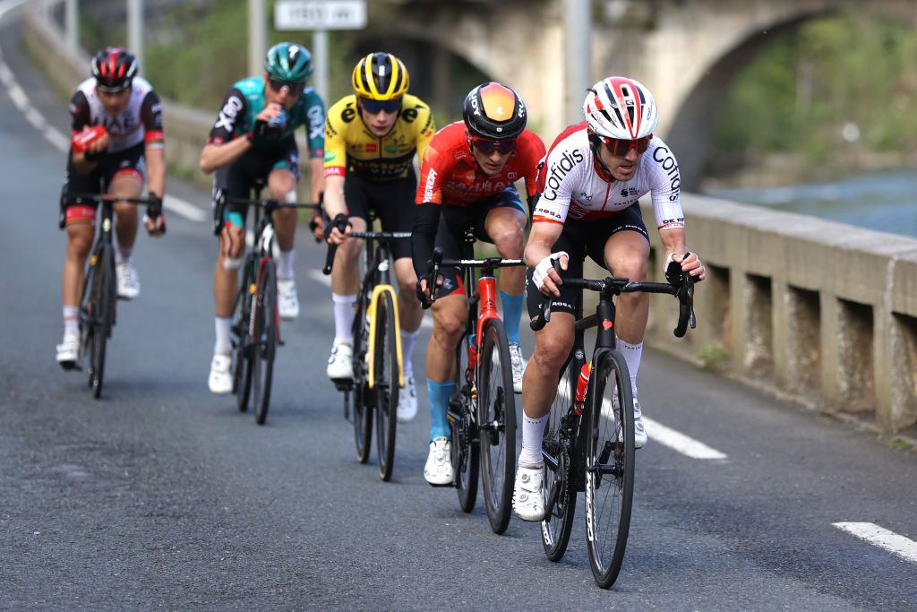 ARRATE SPAIN APRIL 09 LR Jonas Vingegaard Rasmussen of Denmark and Team Jumbo Visma Pello Bilbao Lpez De Armentia of Spain and Team Bahrain Victorious and Ion Izagirre Insausti of Spain and Team Cofidis compete in the breakaway during the 61st Itzulia Basque Country 2022 Stage 6 a 1357km stage from Eibar to Arrate itzulia WorldTour on April 09 2022 in Arrate Spain Photo by Gonzalo Arroyo MorenoGetty Images