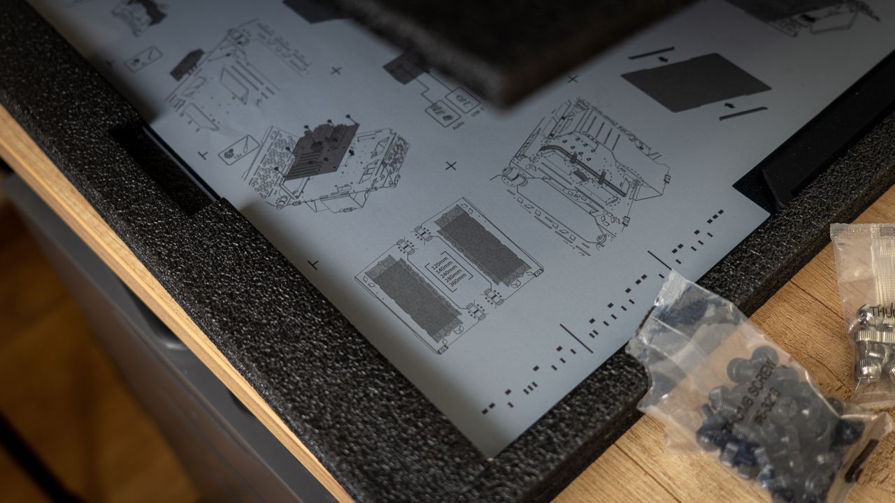 Cooler Master MasterFrame 700