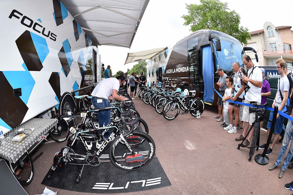 Ag2r La Mondiale get ready for the team time trial start.