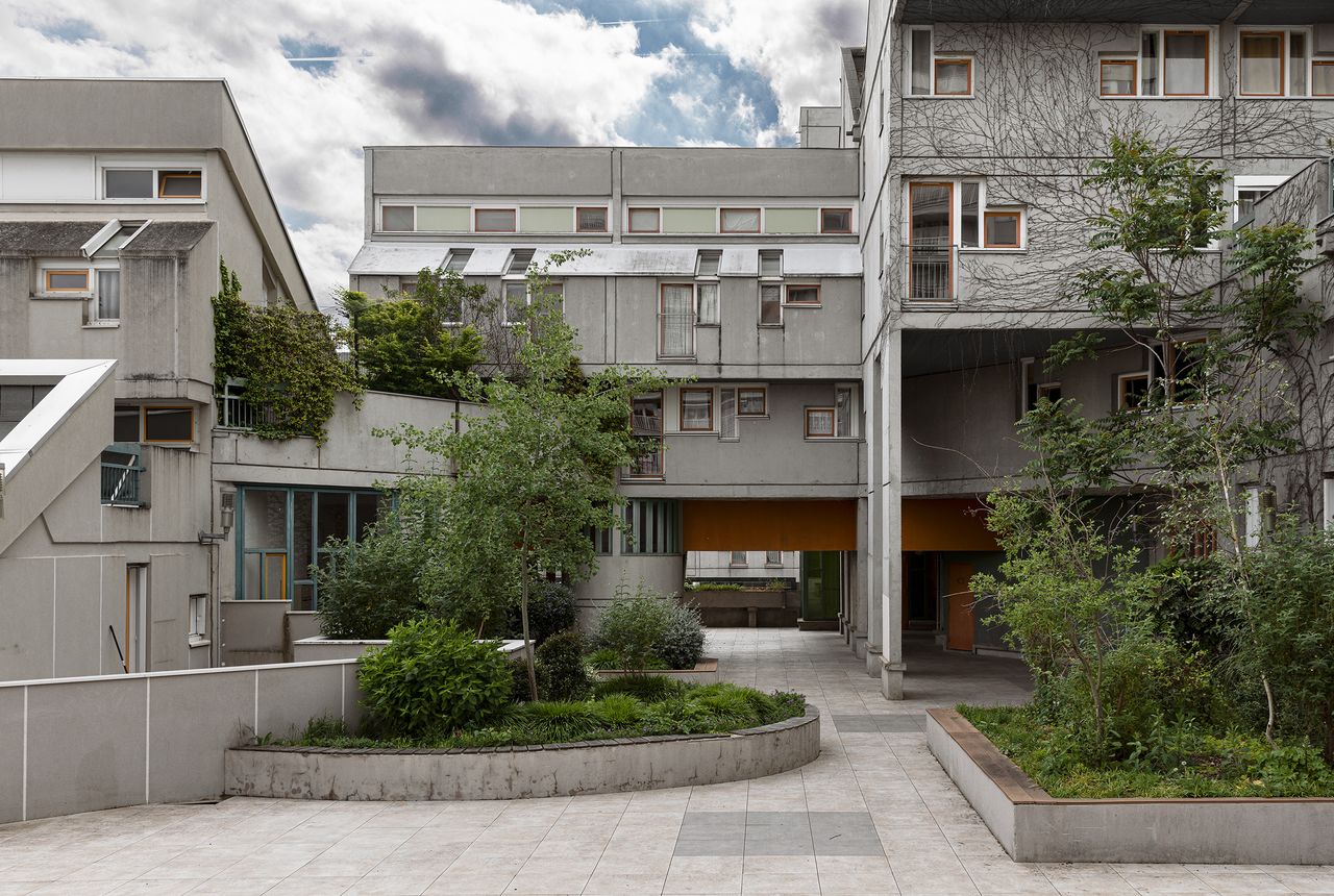 Exterior views of the &Eacute;toiles d&rsquo;Ivry