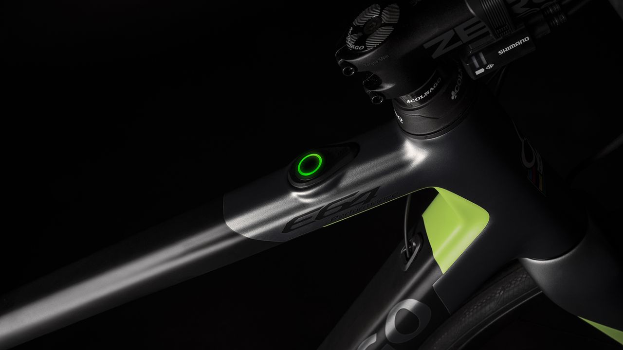 The button has an LED backlight to denote battery levels and mode