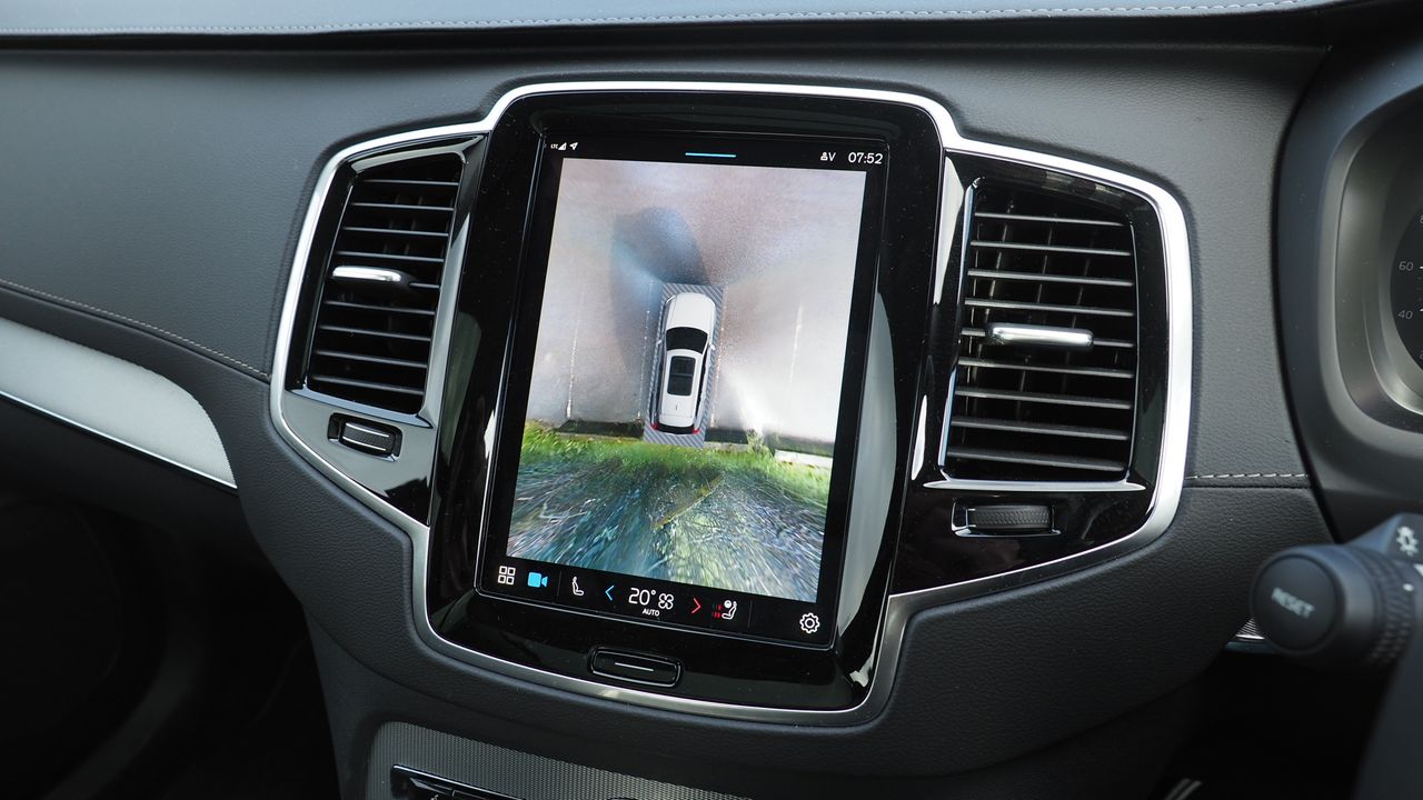 Volvo XC90 Recharge interior