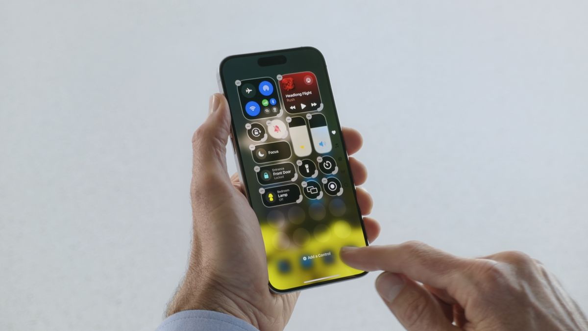 Control Center iOS 18