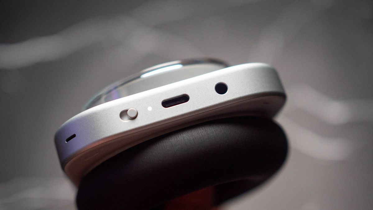Nothing Headphone 1 testing on Android Central