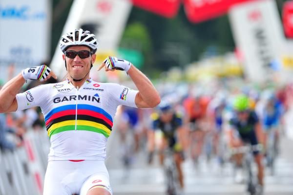 Thor Hushovd (Garmin-Cervelo) beat Peter Sagan (Liquigas) to the line