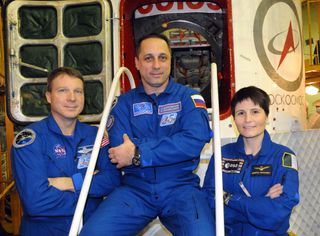 Expedition 42/43 Crew and Their Soyuz TMA-15M Spacecraft