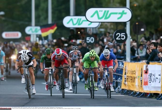 Marcel Kittel (Giant-Shimano) emerges to win in Saitama.