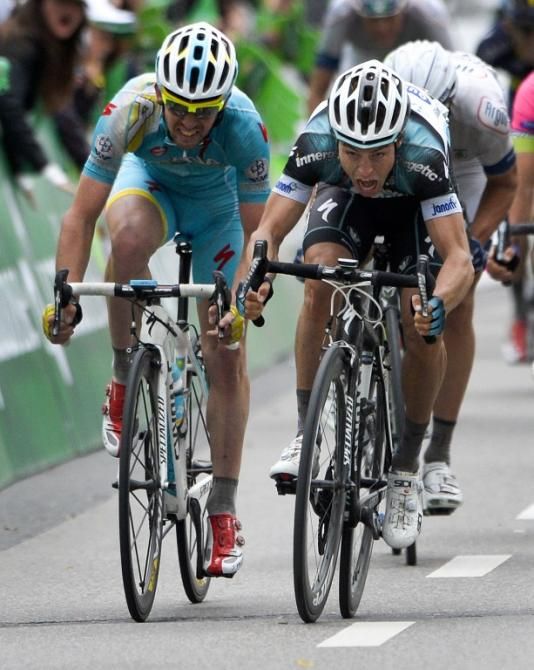 Gianni Meersman (Omega Pharma-QuickStep) narrowly outsprinted Francesco Gavazzi (Astana) to win stage 3 in Payerne