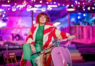 Alma's Not Normal season 1 sees Sophie Willan reprise the role of Alma. 