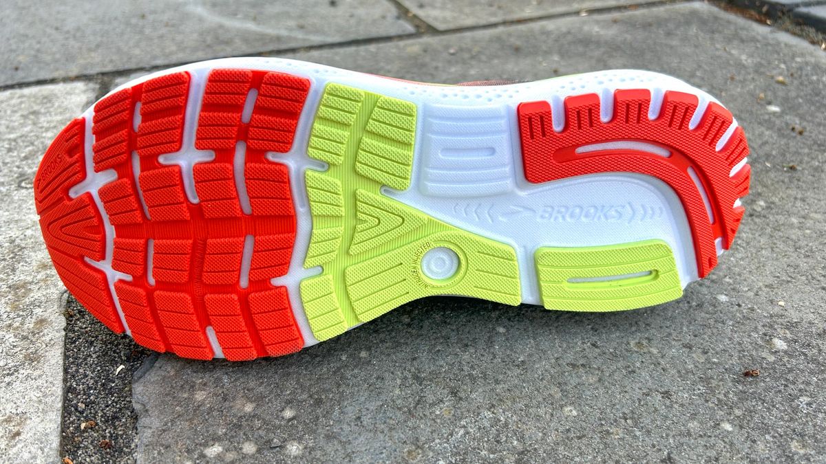 Brooks Ghost 16 outsole on a sidewalk