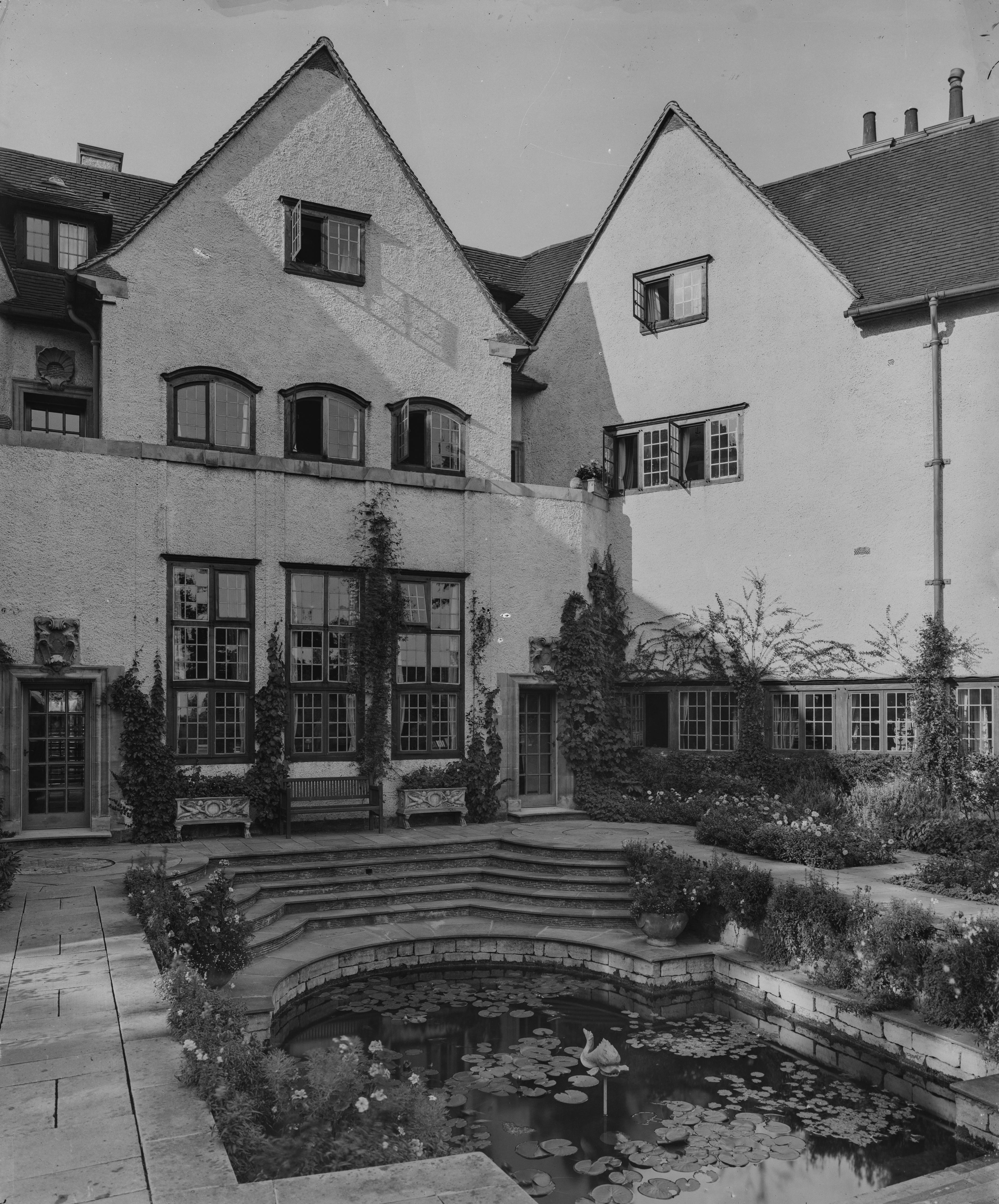 Papillon Hall