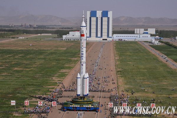 Shenzhou 10 Atop Long March 2F Rocket 