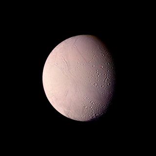 During its flyby of Saturn on Aug. 25, 1981, NASA’s Voyager 2 spacecraft saw hints that the moon Enceladus might be active.