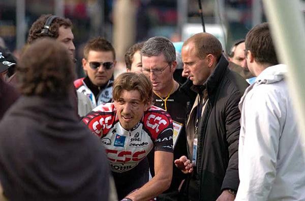 Fabian Cancellara (CSC) surrounded