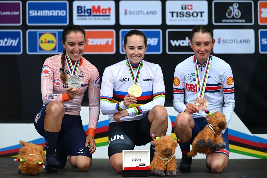 Under-23 women podium (l-r): silver medalist Shirin Van Anrooij (Netherlands), gold medalist Blanka Vas (Hungary) and bronze medalist Anna Shackley (Great Britain)