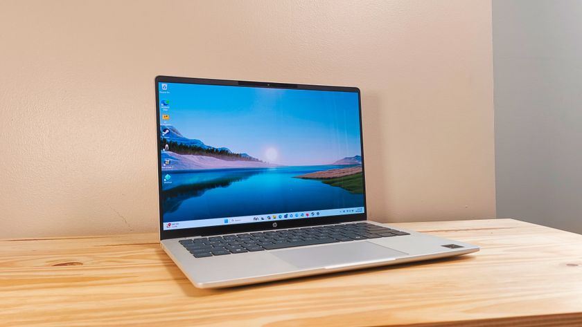 An HP OmniBook 5 14 Inch Next Gen AI PC on a desk