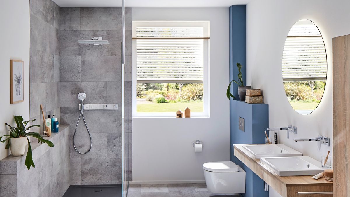 Where to spend and where to save in a small bathroom