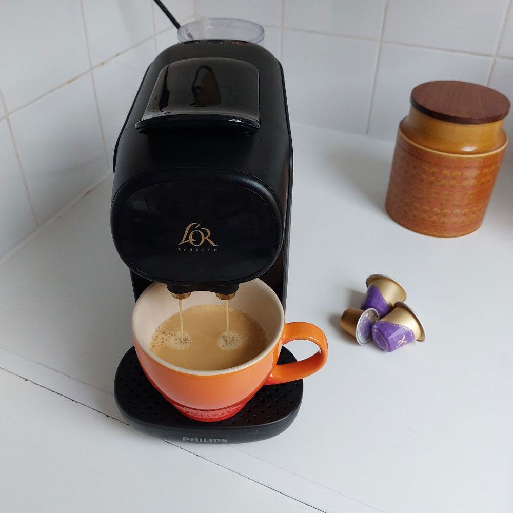 L'Or barista coffee machine with two spouts