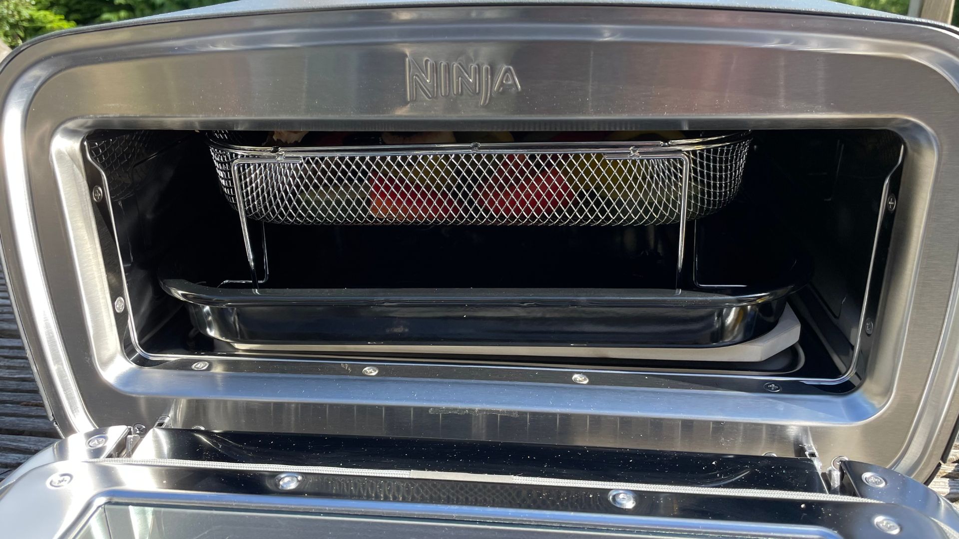 Air fryer function in the Ninja Artisan Electric Outdoor Pizza Oven and Air Fryer
