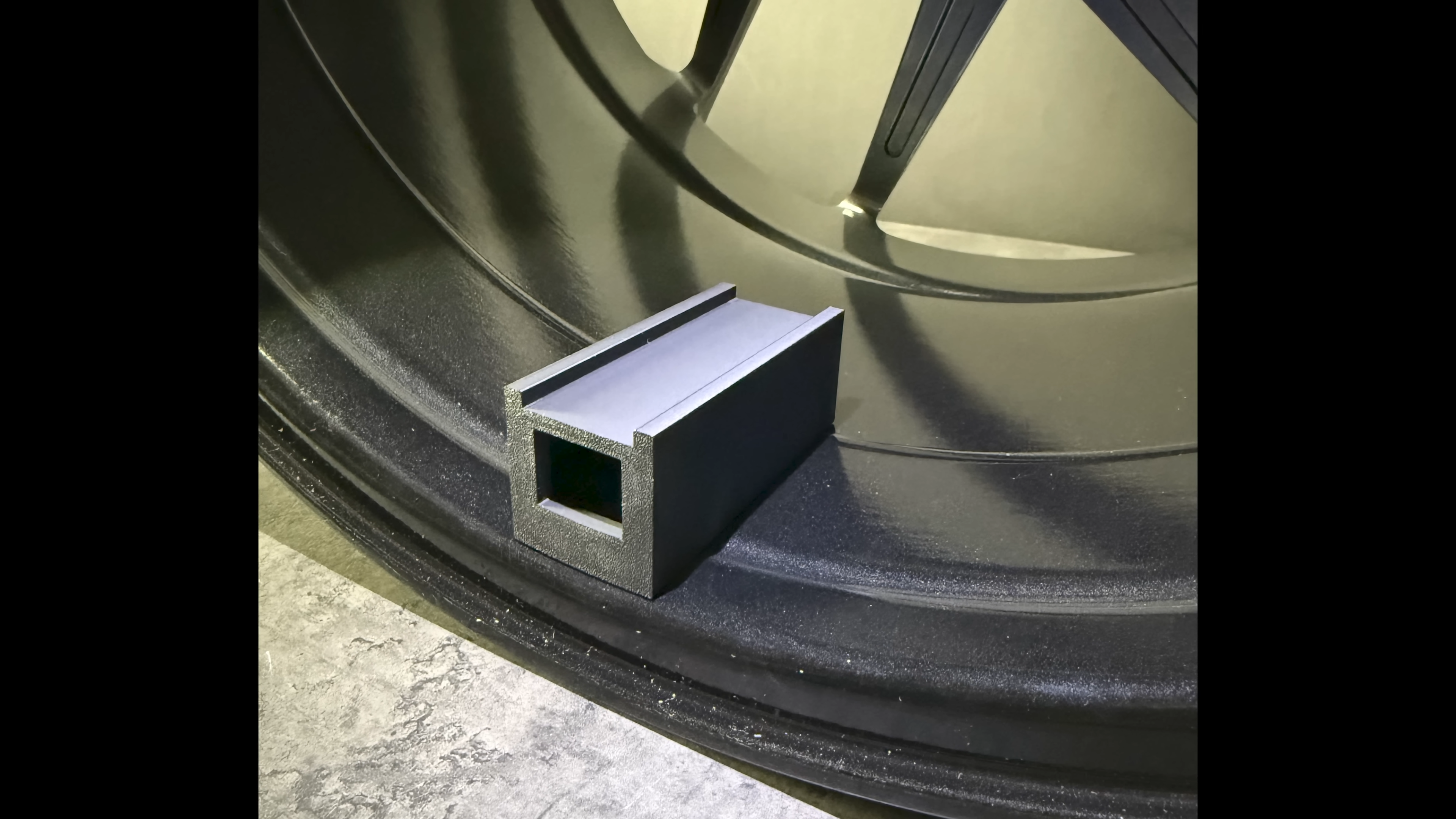 Porsche Wheel PC from JCustom & GeForce Garage
