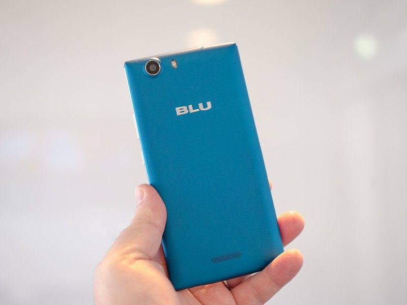 BLU Life One Rear