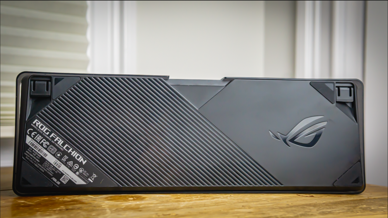 Asus ROG Falchion NX
