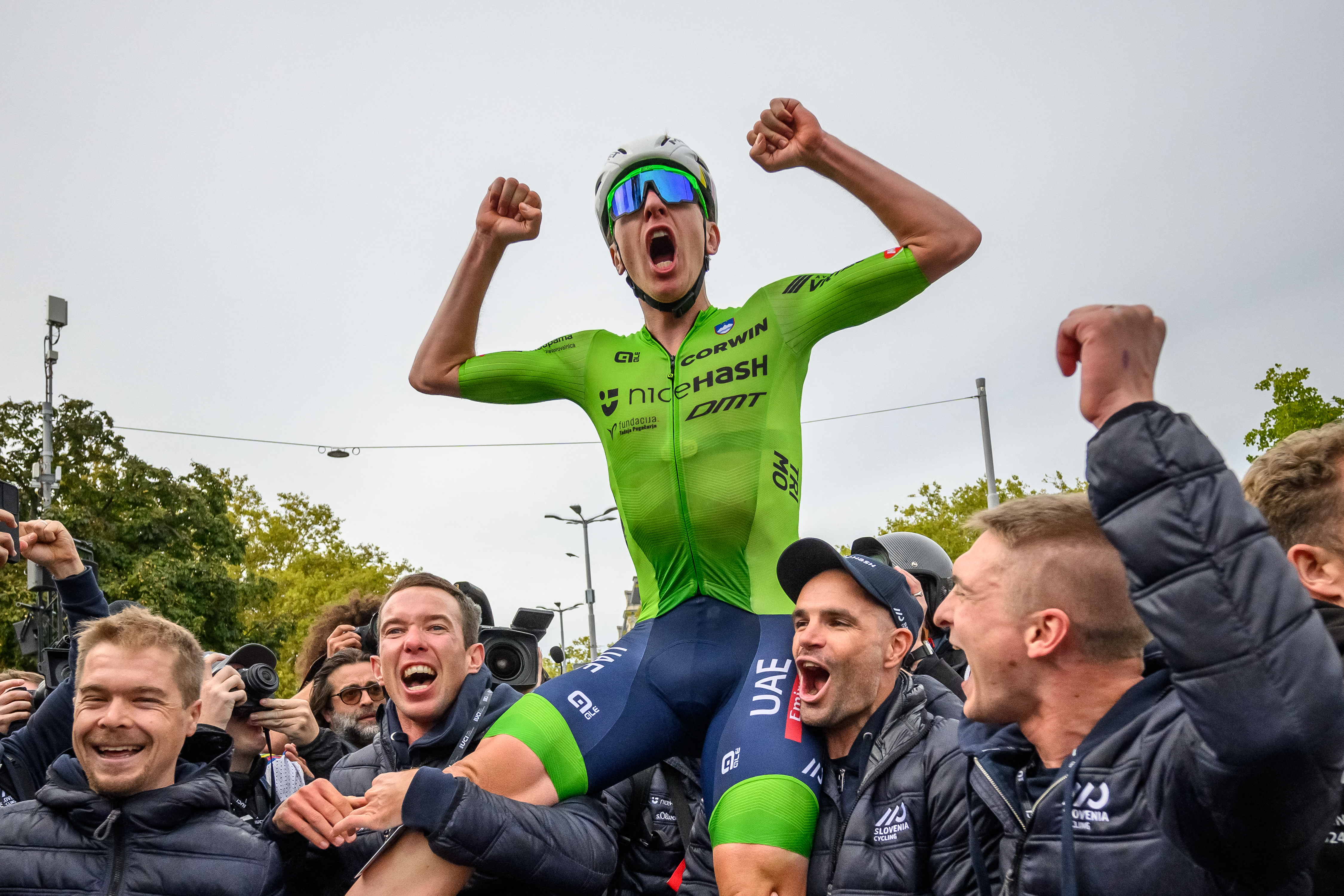 Tadej Pogacar of Team Slovenia celebrates at finish line as gold medal winner during the 97th UCI Cycling World Championships Zurich 2024, Men&#039;s Elite Road Race a 273.9km one day race from Winterthur to Zurich on September 29, 2024 in Zurich, Switzerland.